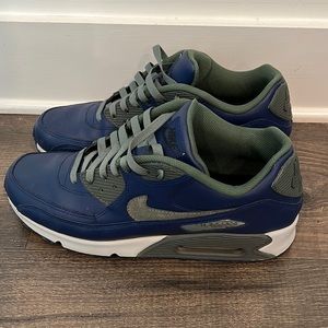 Men’s Nike Airmax